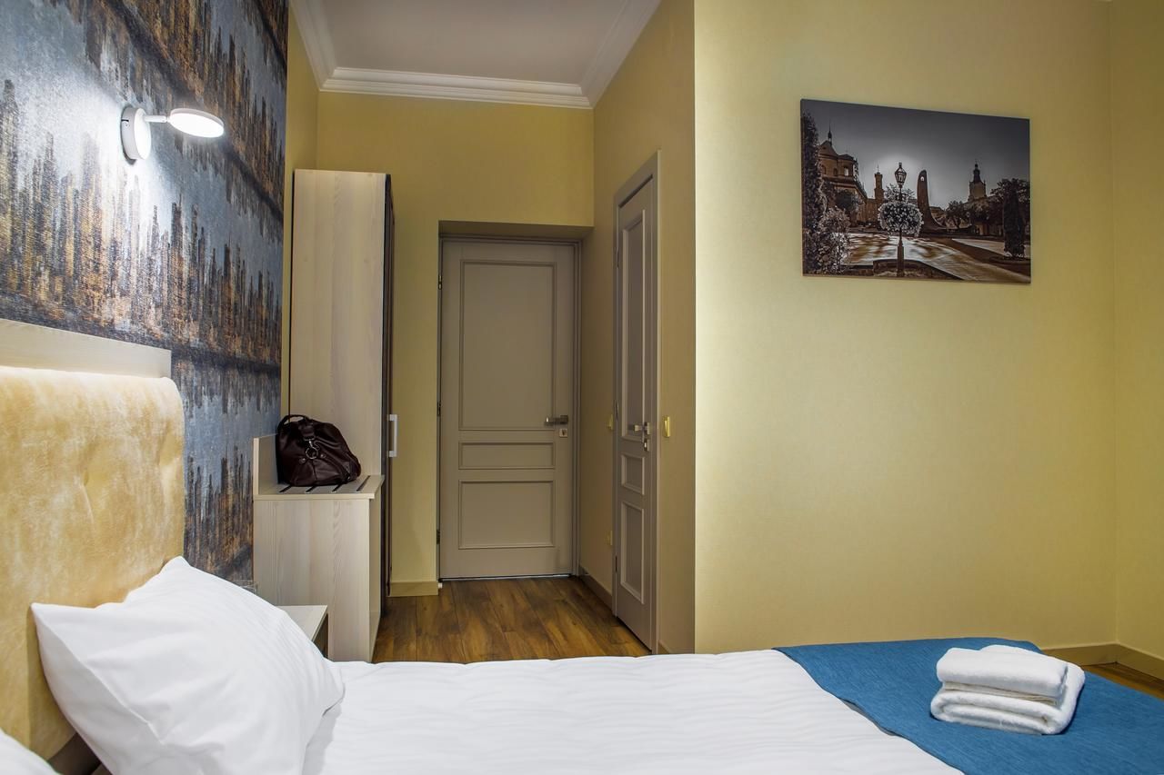 Апарт-отели Mini Hotel Barvy Lvova on Hnatyuka St. Львов