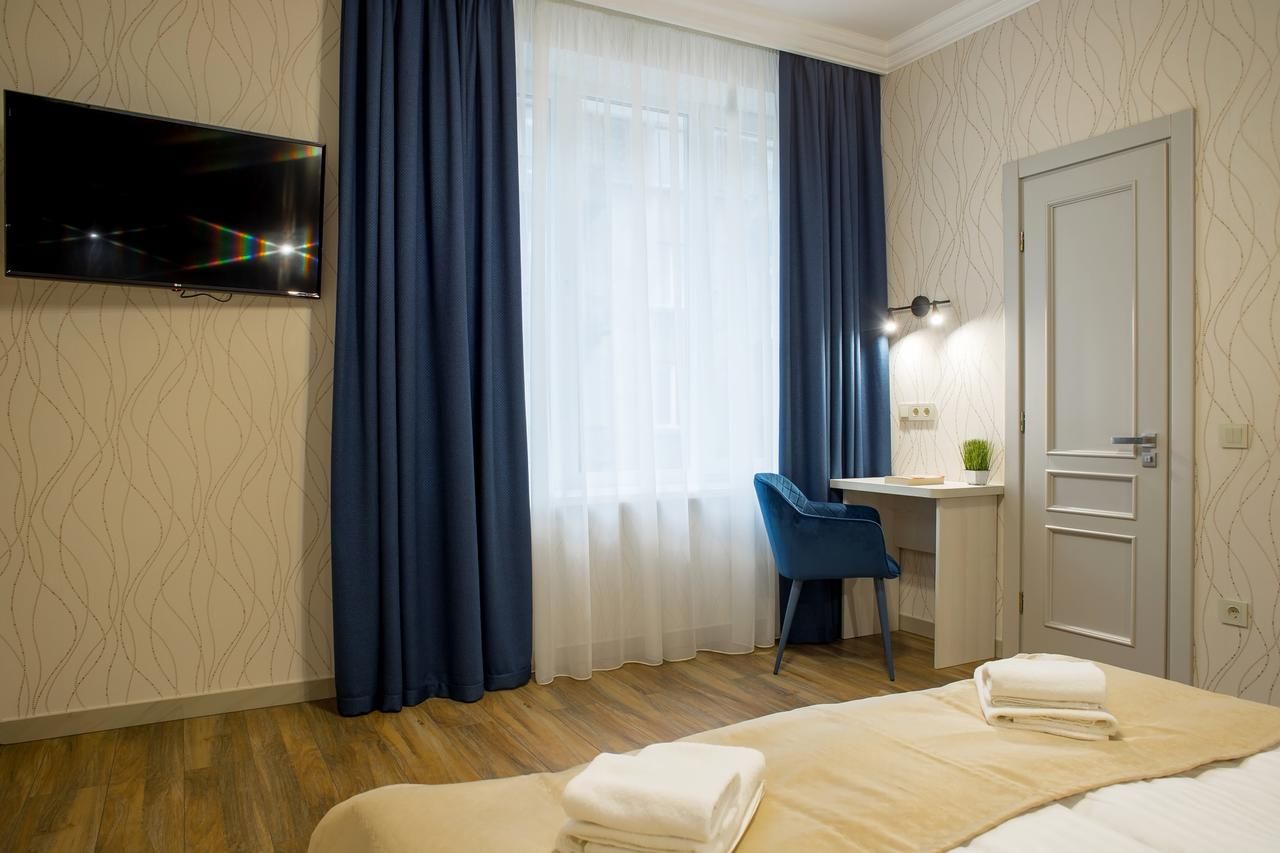 Апарт-отели Mini Hotel Barvy Lvova on Hnatyuka St. Львов