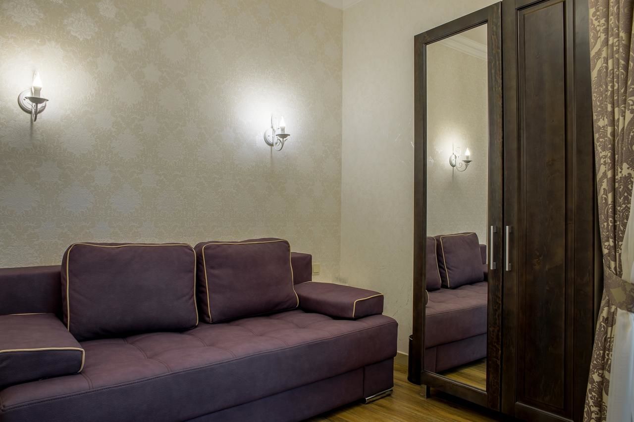 Апарт-отели Mini Hotel Barvy Lvova on Hnatyuka St. Львов