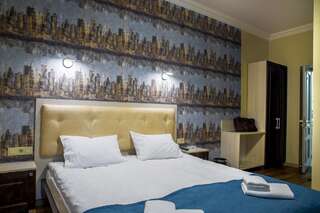 Апарт-отели Mini Hotel Barvy Lvova on Hnatyuka St. Львов Номер с кроватью размера «king-size»-7