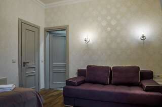 Апарт-отели Mini Hotel Barvy Lvova on Hnatyuka St. Львов Двухместный номер с 2 отдельными кроватями и балконом-4
