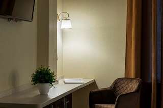 Апарт-отели Mini Hotel Barvy Lvova on Hnatyuka St. Львов Двухместный номер Делюкс с 1 кроватью и ванной-27