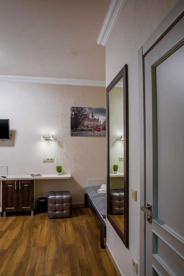 Апарт-отели Mini Hotel Barvy Lvova on Hnatyuka St. Львов-46